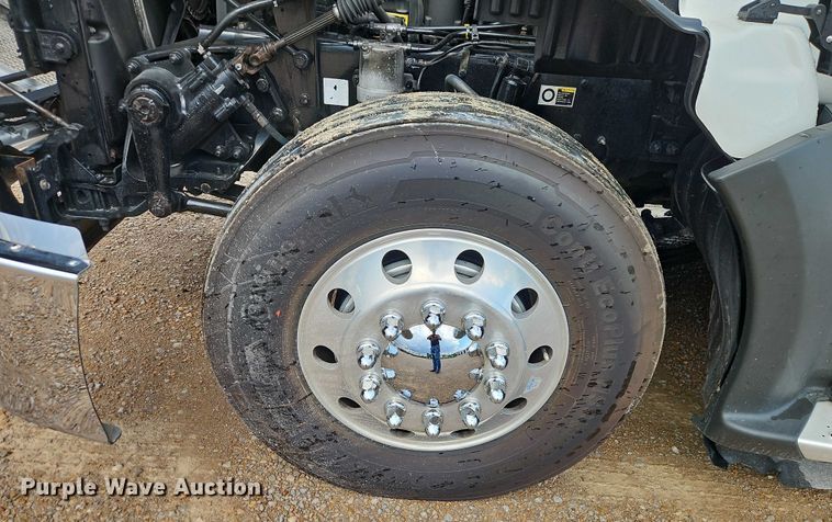 image for item EO4558 2018 Kenworth T680 semi truck