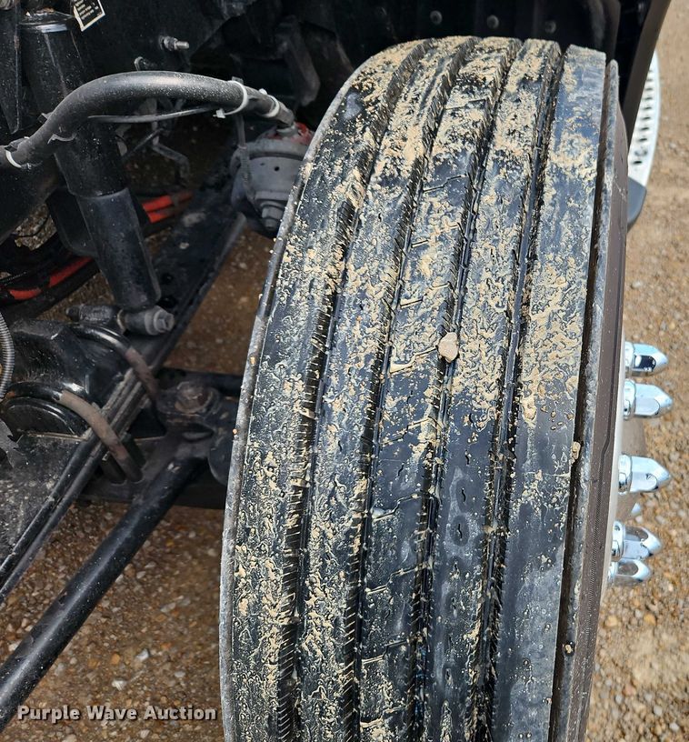 image for item EO4558 2018 Kenworth T680 semi truck