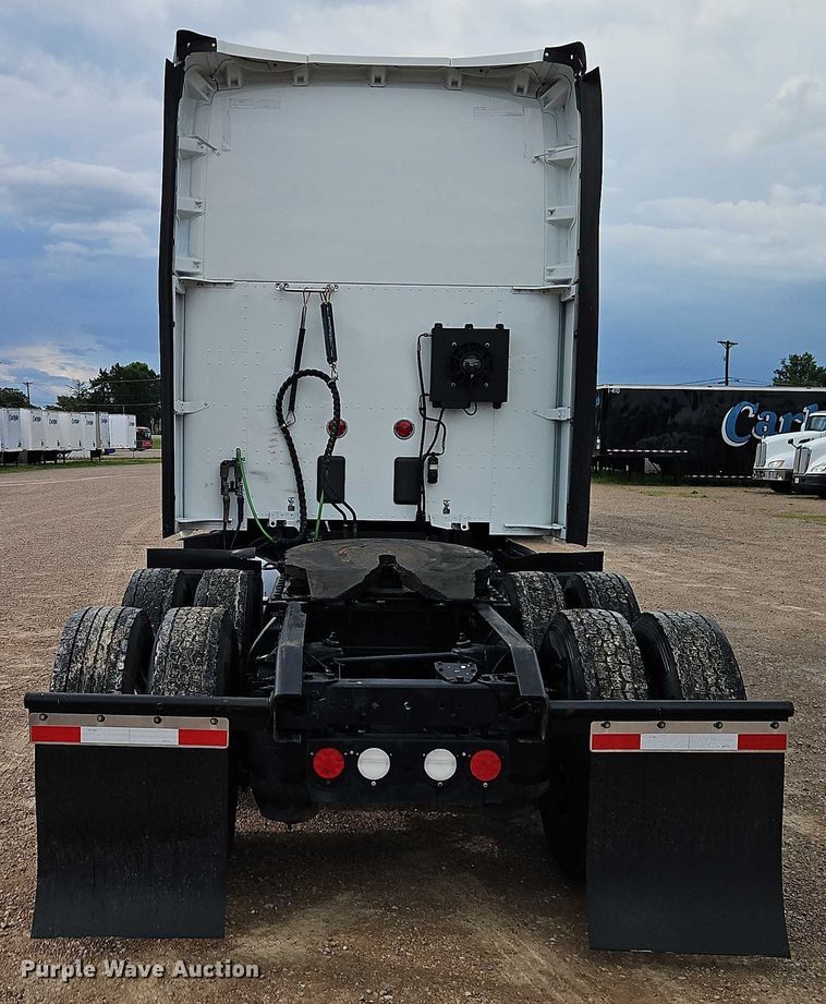image for item EO4559 2017 Kenworth T680 semi truck