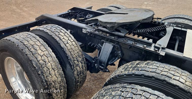 image for item EO4559 2017 Kenworth T680 semi truck