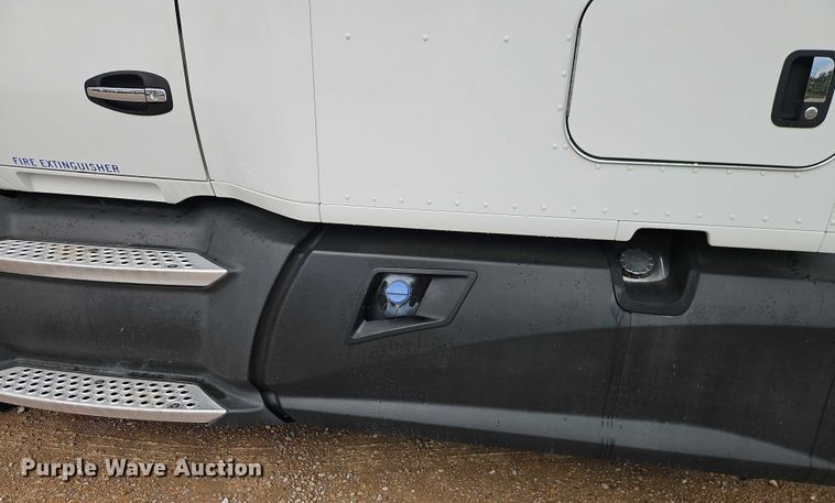 image for item EO4559 2017 Kenworth T680 semi truck