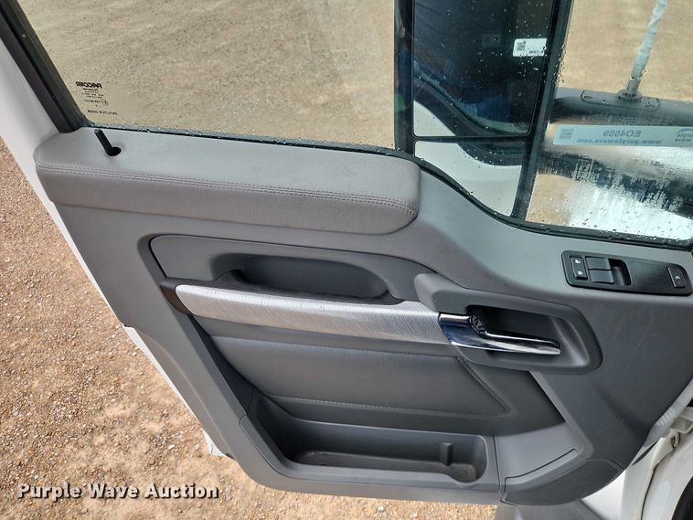 image for item EO4559 2017 Kenworth T680 semi truck