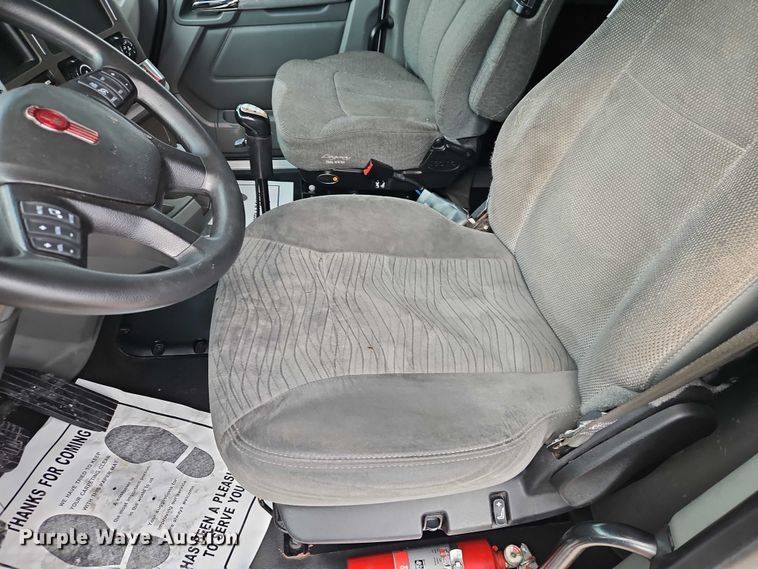 image for item EO4559 2017 Kenworth T680 semi truck