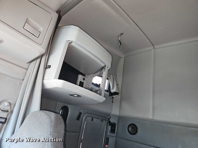 image for item EO4559 2017 Kenworth T680 semi truck