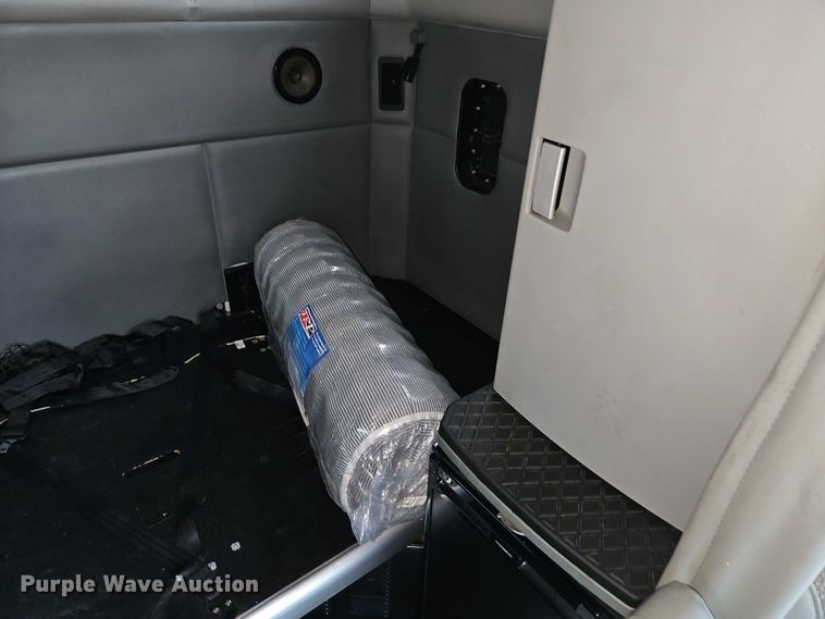 image for item EO4559 2017 Kenworth T680 semi truck