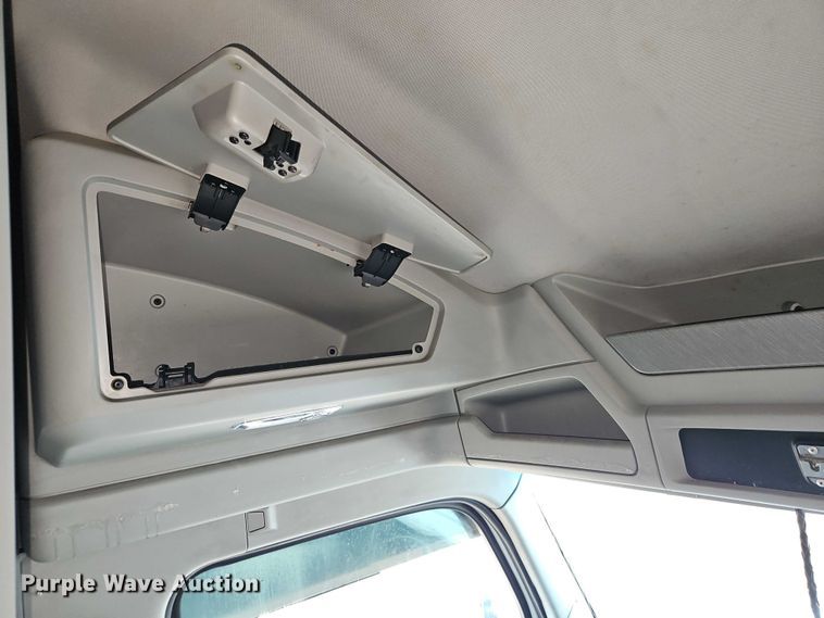 image for item EO4559 2017 Kenworth T680 semi truck