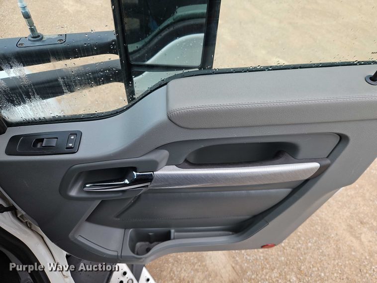 image for item EO4559 2017 Kenworth T680 semi truck