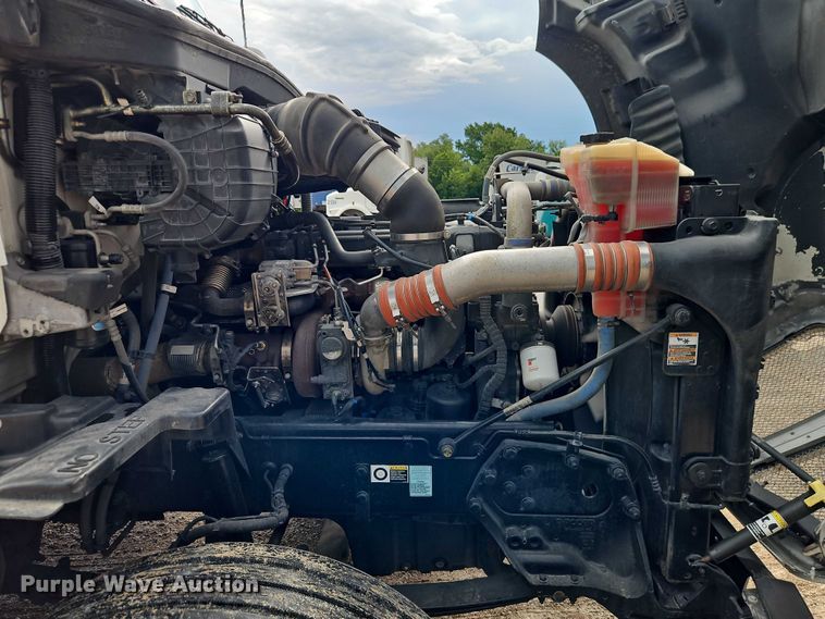 image for item EO4559 2017 Kenworth T680 semi truck