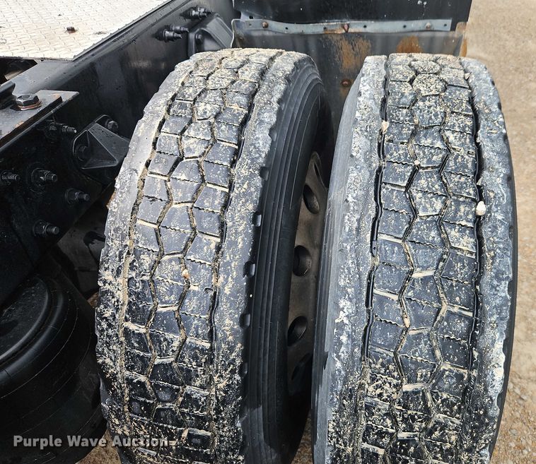 image for item EO4559 2017 Kenworth T680 semi truck