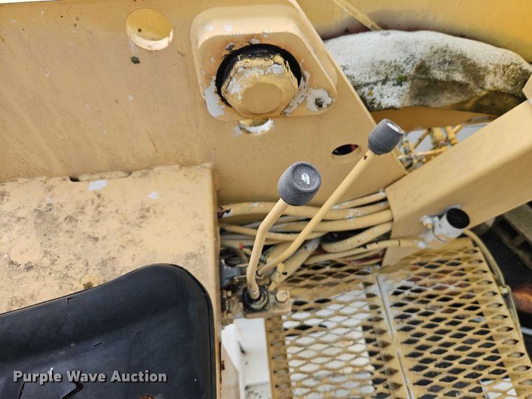 image for item EO4560 2001 International 4700 digger derrick truck