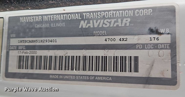 image for item EO4560 2001 International 4700 digger derrick truck