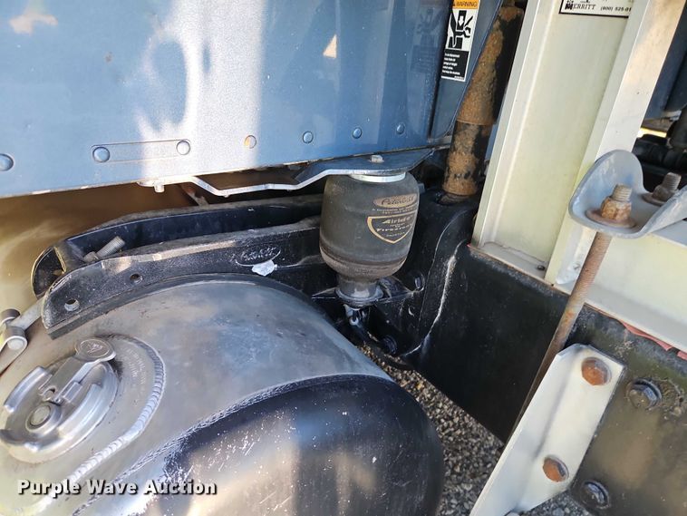 image for item EO4565 2006 Peterbilt 379 semi truck