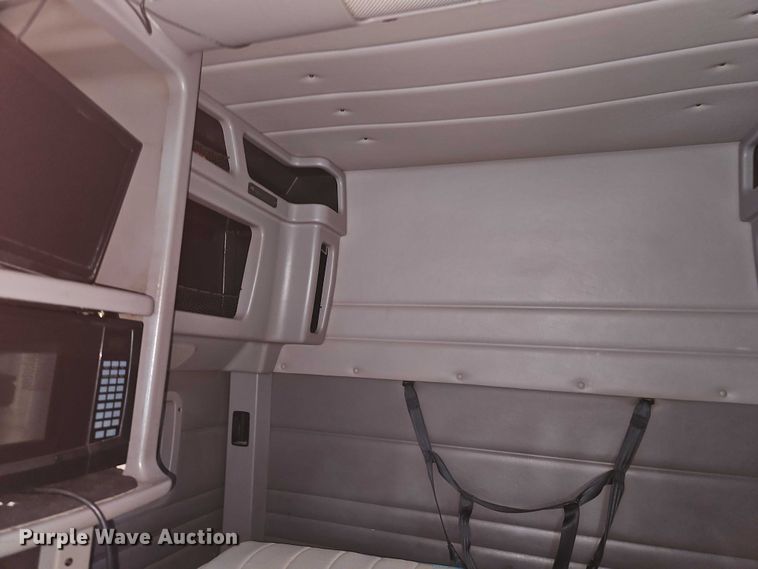 image for item EO4565 2006 Peterbilt 379 semi truck