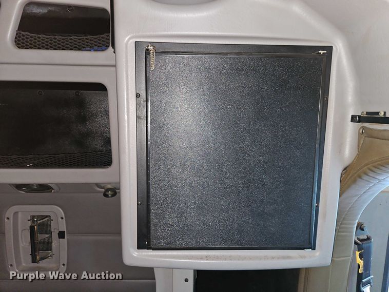 image for item EO4565 2006 Peterbilt 379 semi truck