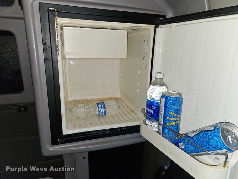 image for item EO4565 2006 Peterbilt 379 semi truck