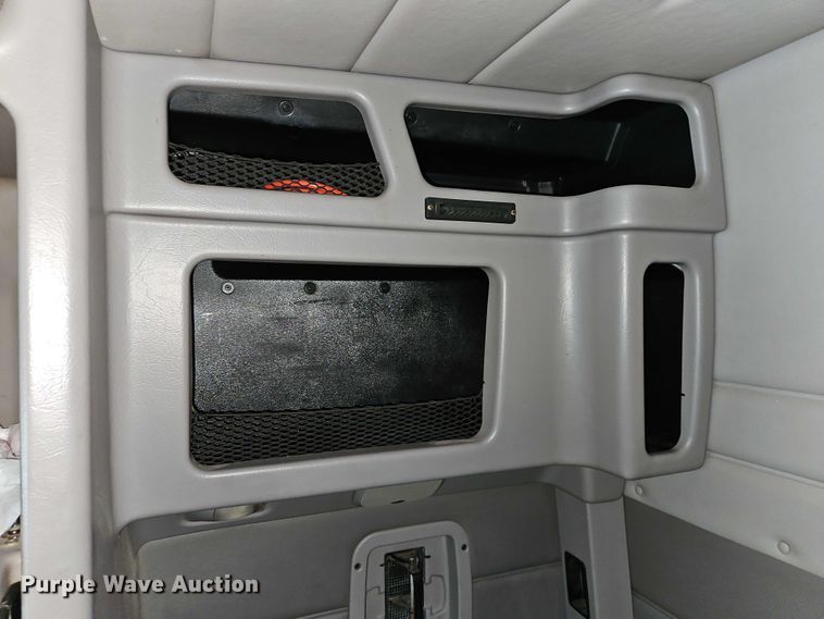 image for item EO4565 2006 Peterbilt 379 semi truck