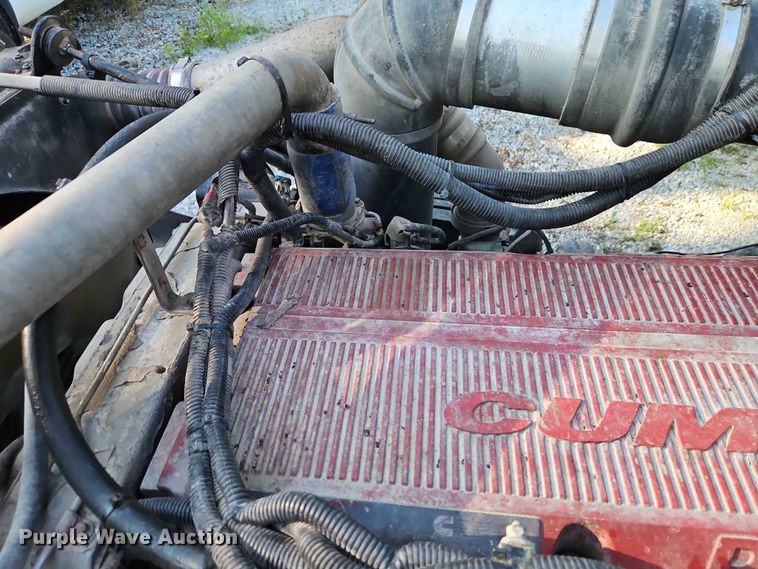 image for item EO4565 2006 Peterbilt 379 semi truck