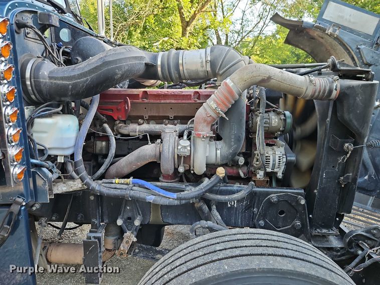 image for item EO4565 2006 Peterbilt 379 semi truck