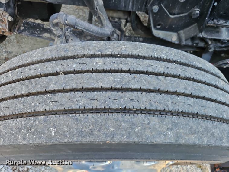 image for item EO4565 2006 Peterbilt 379 semi truck