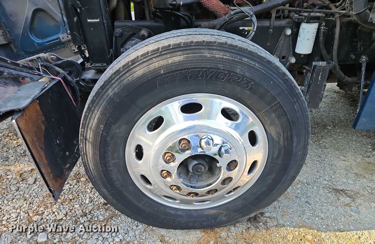 image for item EO4565 2006 Peterbilt 379 semi truck