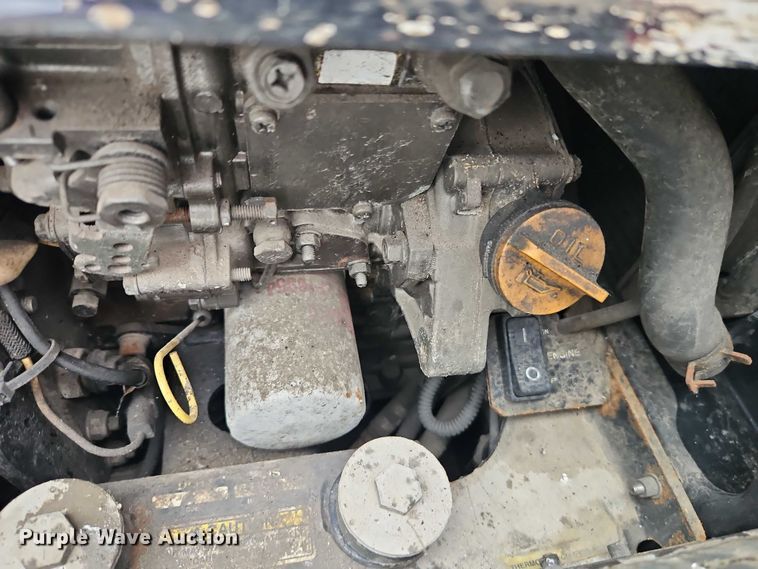 image for item EO4577 2016 Peterbilt 579 semi truck