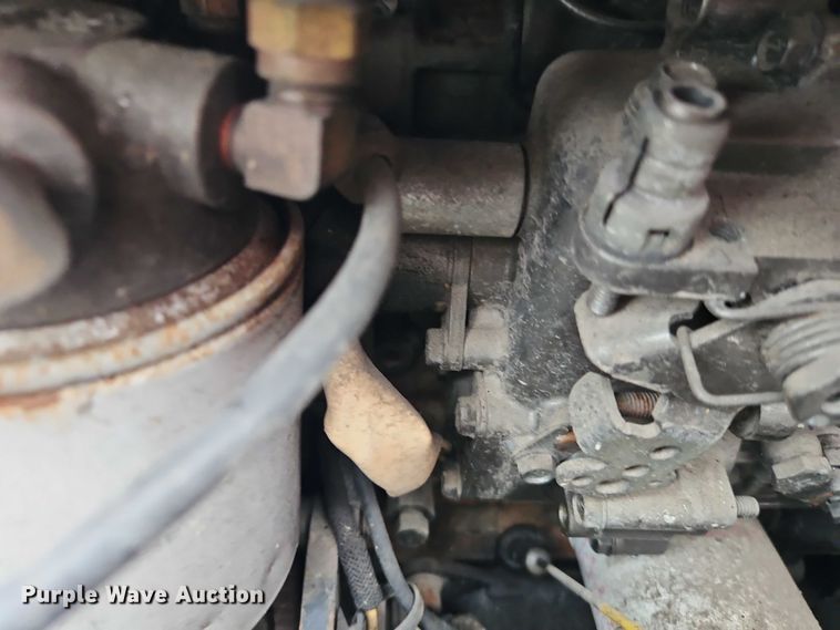 image for item EO4577 2016 Peterbilt 579 semi truck