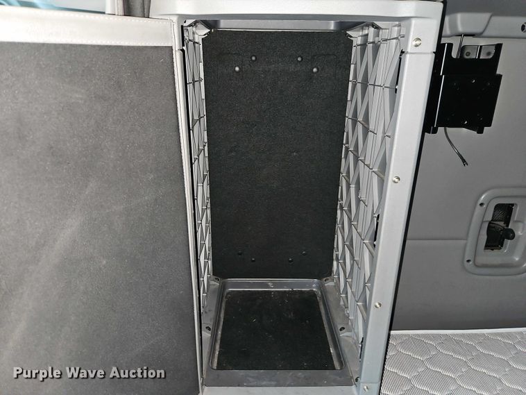 image for item EO4577 2016 Peterbilt 579 semi truck