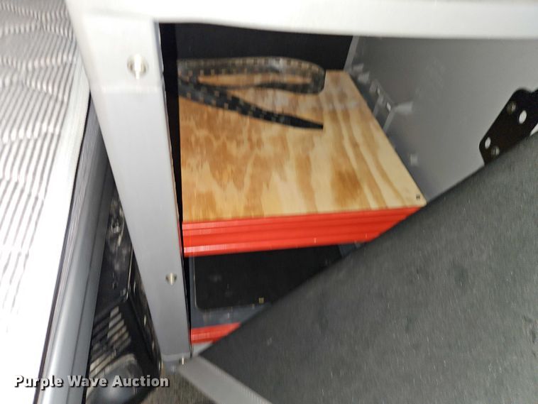 image for item EO4577 2016 Peterbilt 579 semi truck