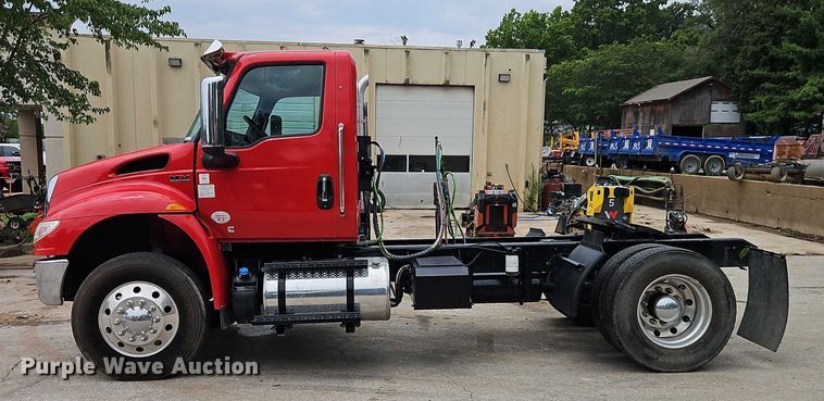 image for item EO4578 2021 International MV607 semi truck