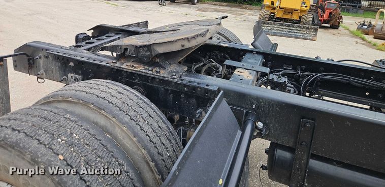 image for item EO4578 2021 International MV607 semi truck