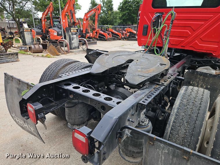 image for item EO4578 2021 International MV607 semi truck