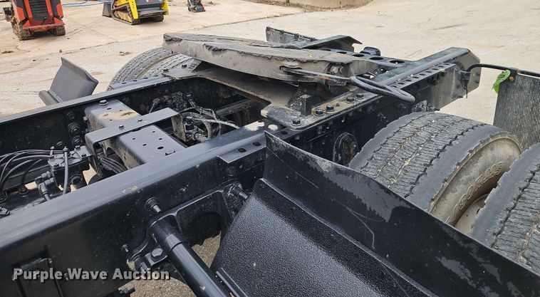 image for item EO4578 2021 International MV607 semi truck