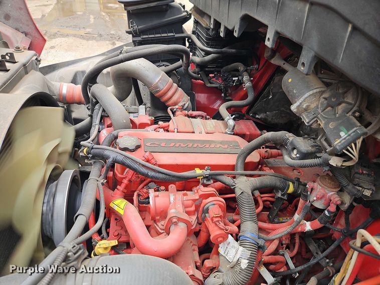 image for item EO4578 2021 International MV607 semi truck