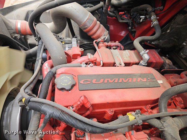 image for item EO4578 2021 International MV607 semi truck