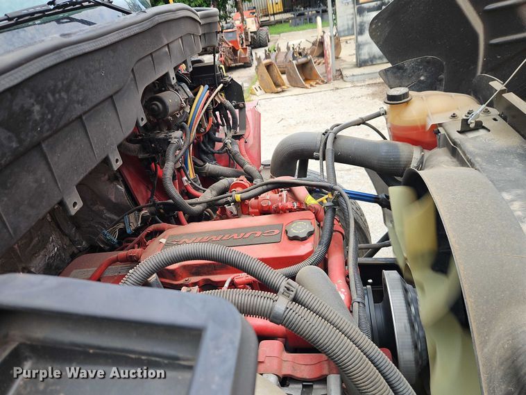 image for item EO4578 2021 International MV607 semi truck