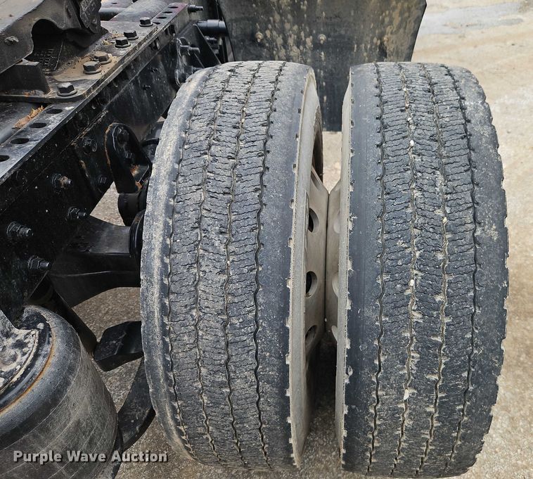 image for item EO4578 2021 International MV607 semi truck