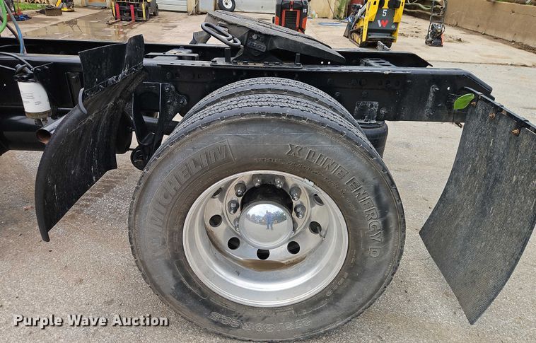 image for item EO4578 2021 International MV607 semi truck