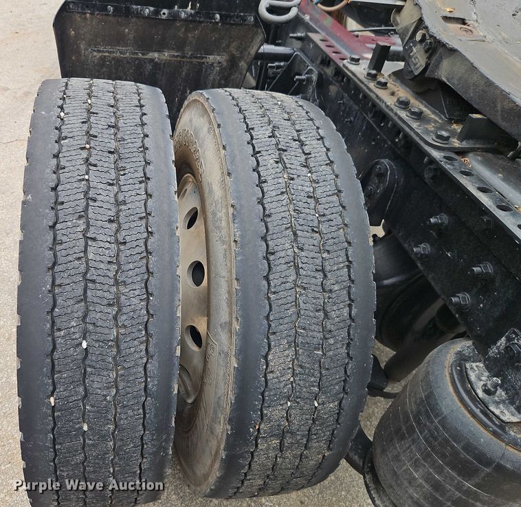 image for item EO4578 2021 International MV607 semi truck