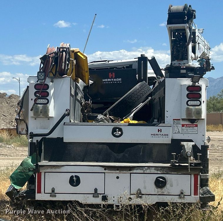 image for item EQ0511 2022 Peterbilt 337 utility / service truck