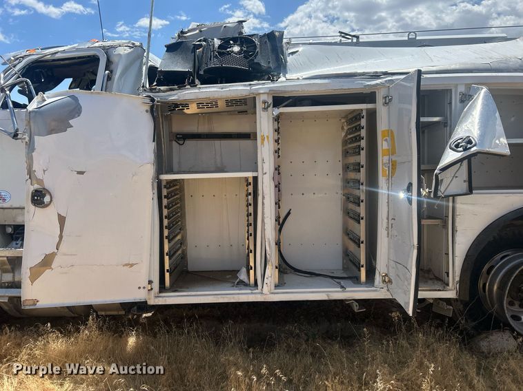 image for item EQ0511 2022 Peterbilt 337 utility / service truck