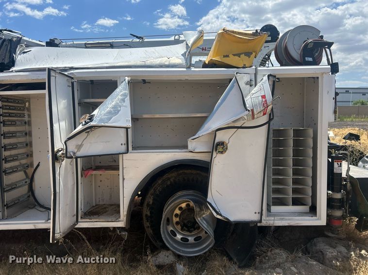 image for item EQ0511 2022 Peterbilt 337 utility / service truck