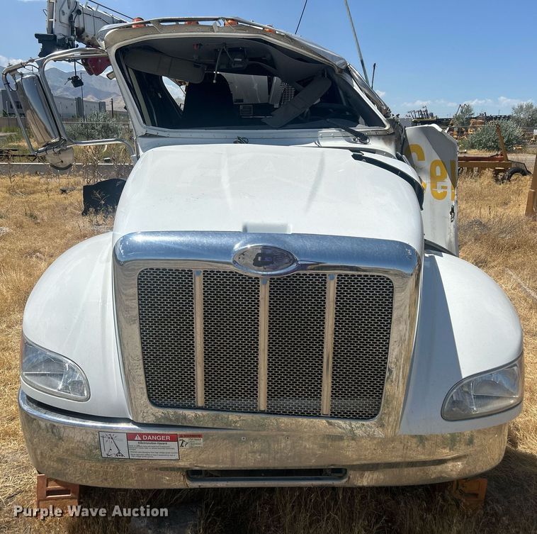 image for item EQ0511 2022 Peterbilt 337 utility / service truck