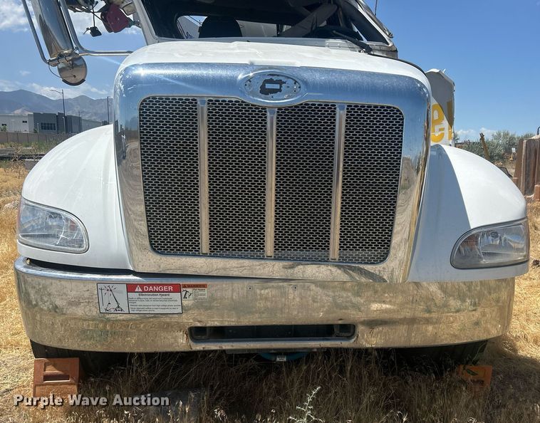 image for item EQ0511 2022 Peterbilt 337 utility / service truck