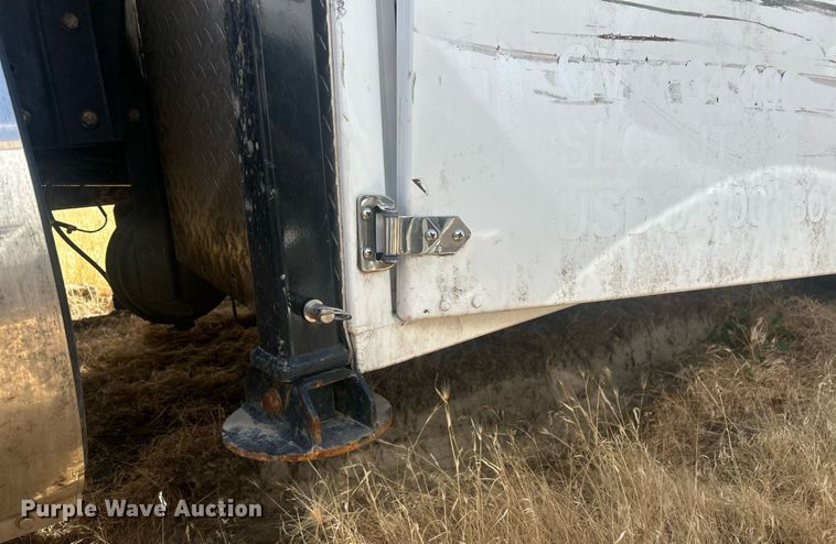 image for item EQ0511 2022 Peterbilt 337 utility / service truck