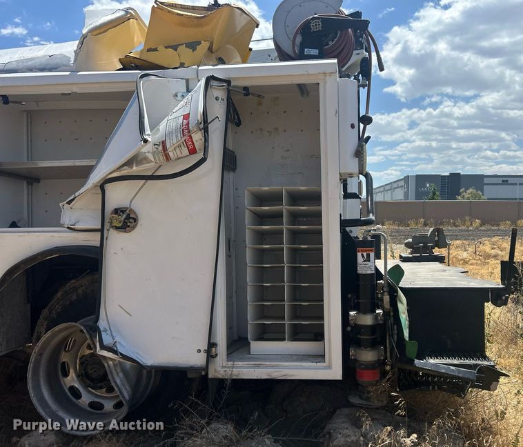 image for item EQ0511 2022 Peterbilt 337 utility / service truck