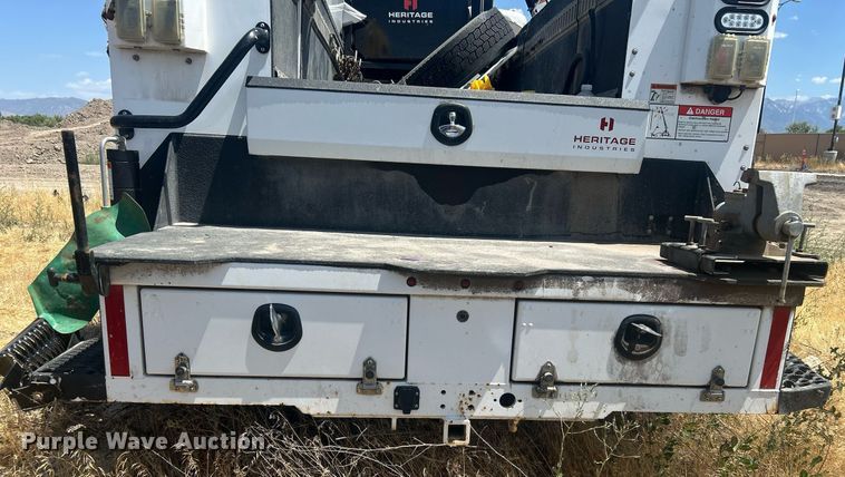 image for item EQ0511 2022 Peterbilt 337 utility / service truck