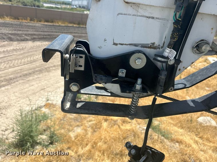 image for item EQ0511 2022 Peterbilt 337 utility / service truck