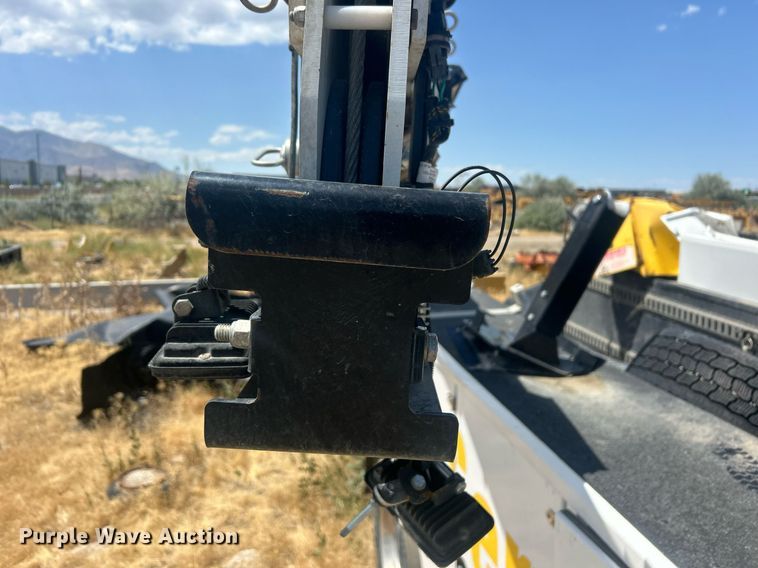 image for item EQ0511 2022 Peterbilt 337 utility / service truck