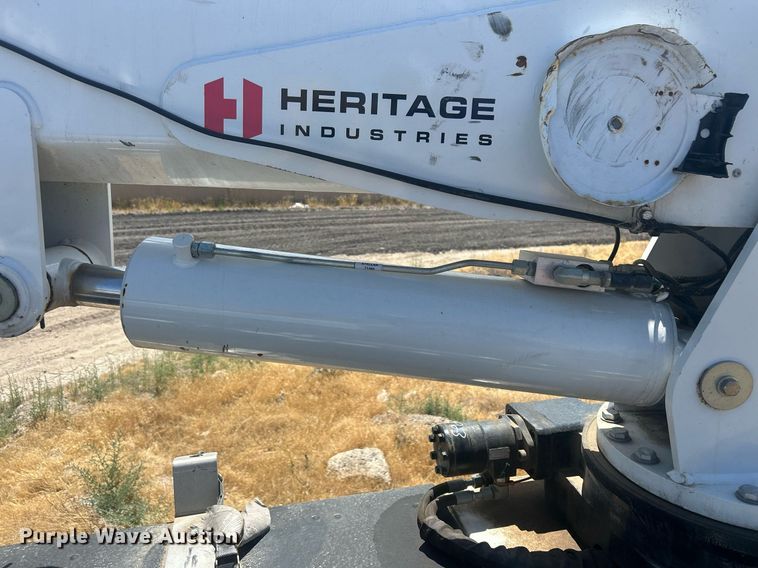 image for item EQ0511 2022 Peterbilt 337 utility / service truck