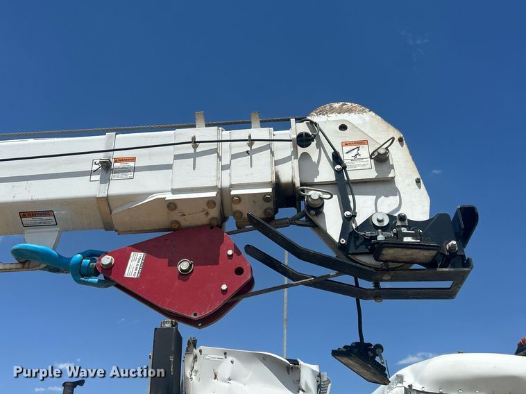 image for item EQ0511 2022 Peterbilt 337 utility / service truck